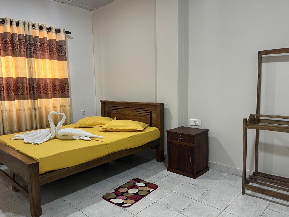The Lake Round Guest House Канді Екстер'єр фото