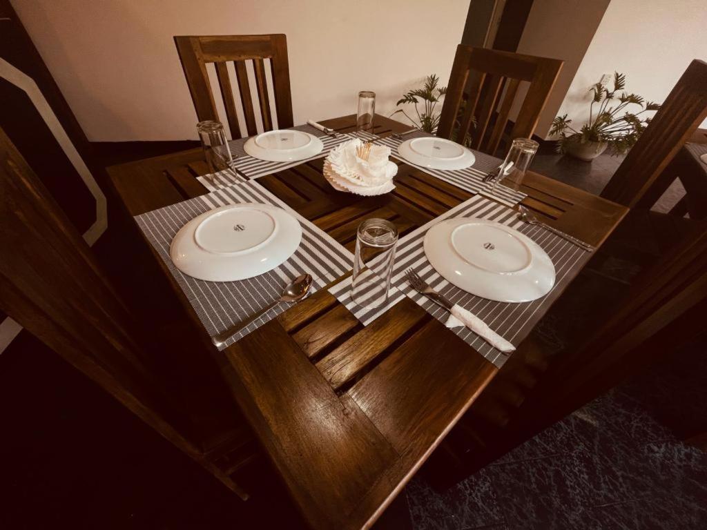 The Lake Round Guest House Канді Екстер'єр фото